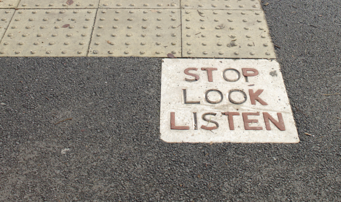 Rules for pedestrians - Crossing the road (7 to 17) - THE HIGHWAY CODE